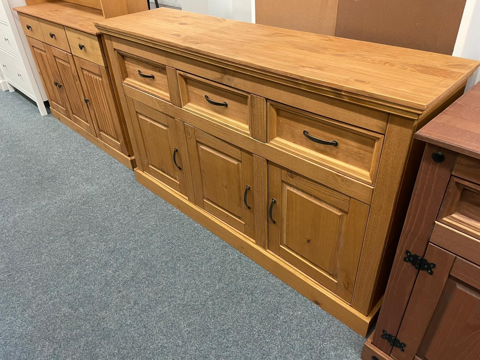 Elegantes Kiefer-Massivholz Sideboard