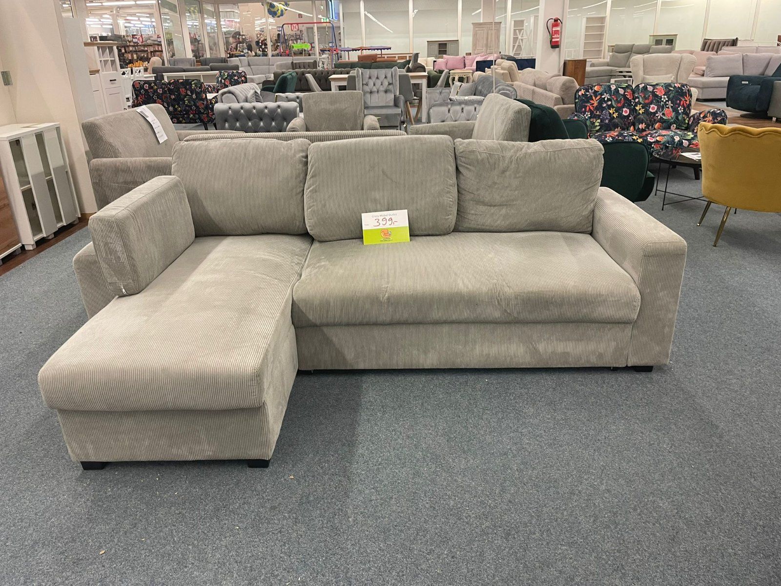 Beige Ecksofa mit Bettkasten & Schlaffunktion