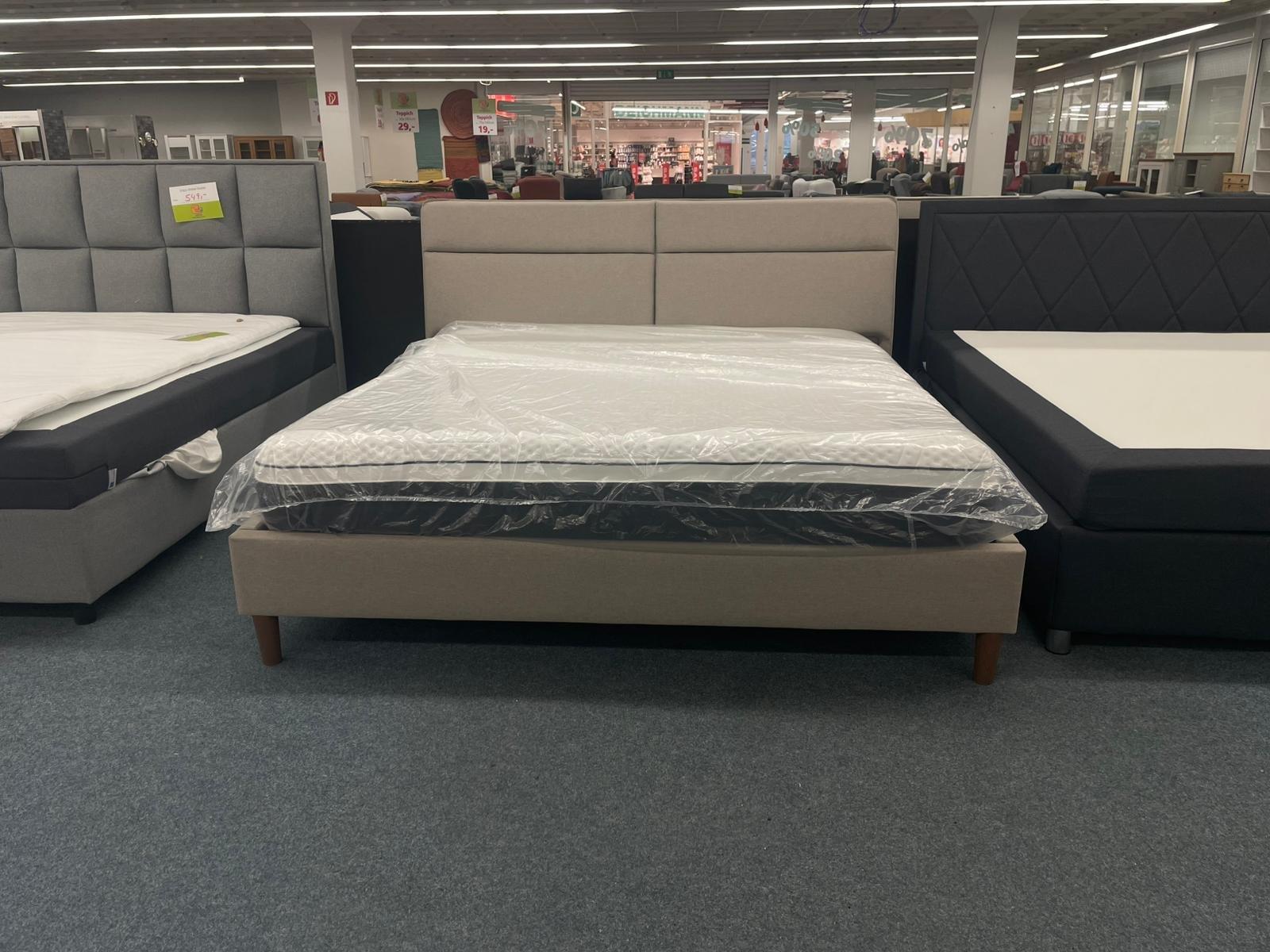 Elegantes Bett 180x200 cm - Braun