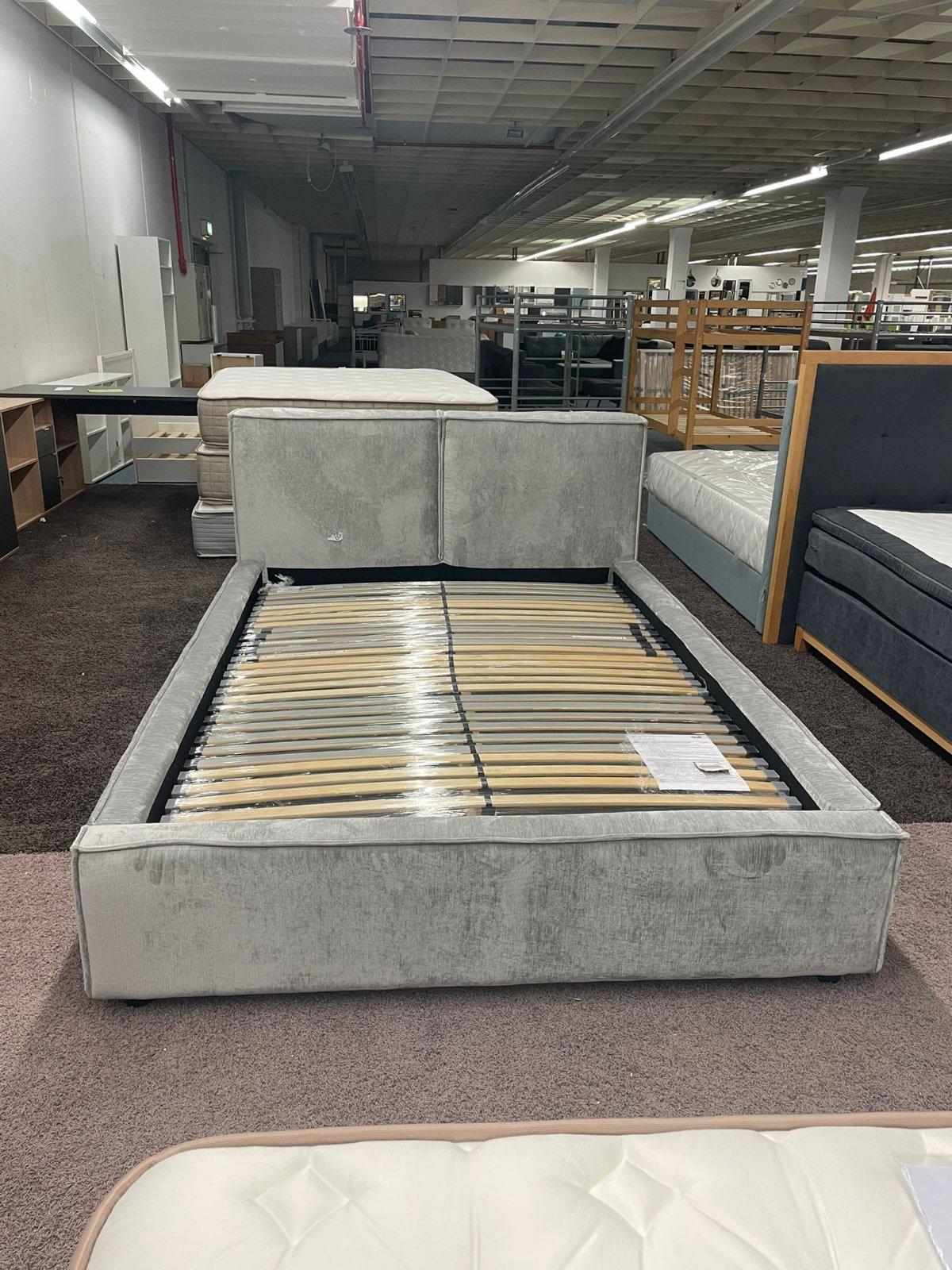 Polsterbett 140x200 mit Lattenrost & Matratze