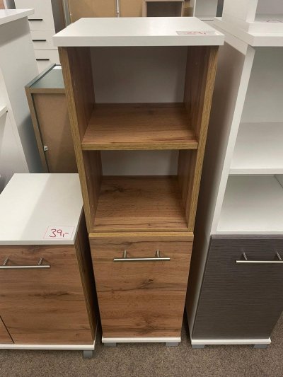 Eleganter Badezimmerschrank in Weiß