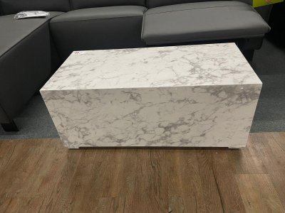 Eleganter Couchtisch in Marmoroptik