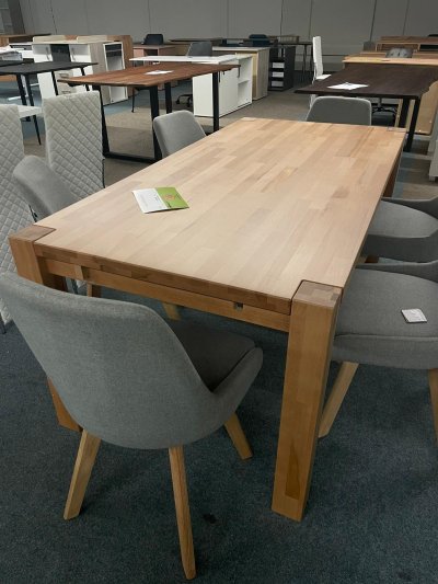 Eleganter Massivholz Esstisch für 399€