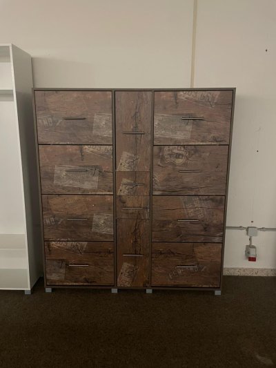 Eleganter Schuhschrank mit 8 Klappen und 2 Türen