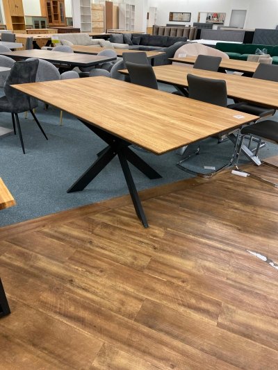 Massiver Esstisch 180x100 cm