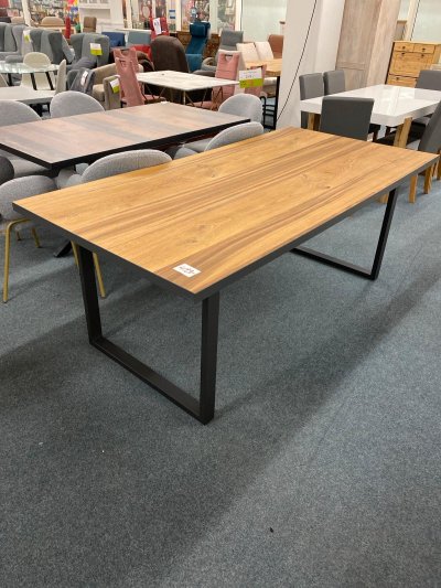 Massiver Esstisch 200x100 cm