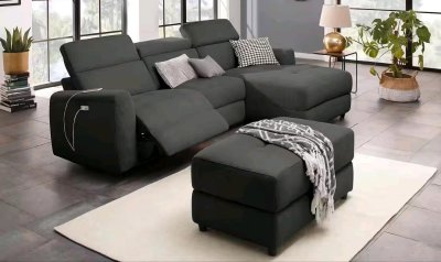 Komfortabler Polsterhocker mit Federkern