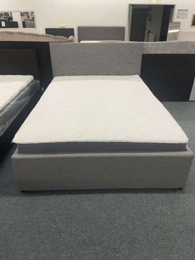 Polsterbett 140x200 cm mit Matratze & Lattenrost