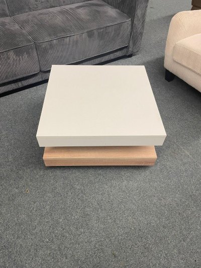 Eleganter 360° drehbarer Couchtisch in Weiß